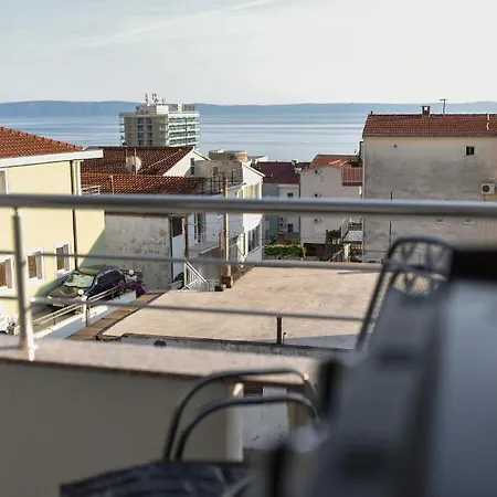 Apartment Outstanding Large For 6+2 Makarska