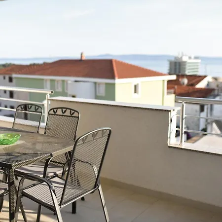 Apartment Outstanding Large For 6+2 Makarska