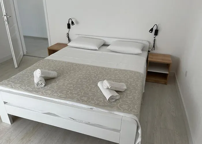 Outstanding Large For 6+2