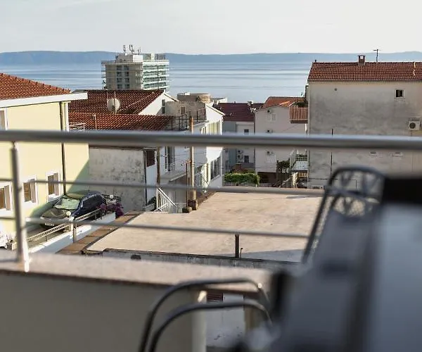 Appartement Outstanding Large For 6+2 Makarska