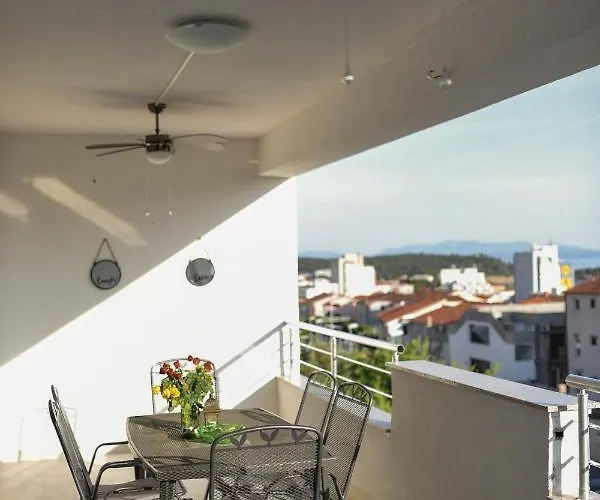 Outstanding Large For 6+2 Appartement *